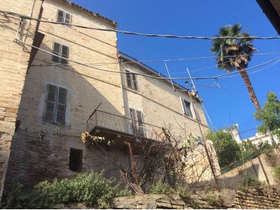 Properties for Sale_Townhouses to restore_Palazzo Cecco Bianchi in Le Marche_1